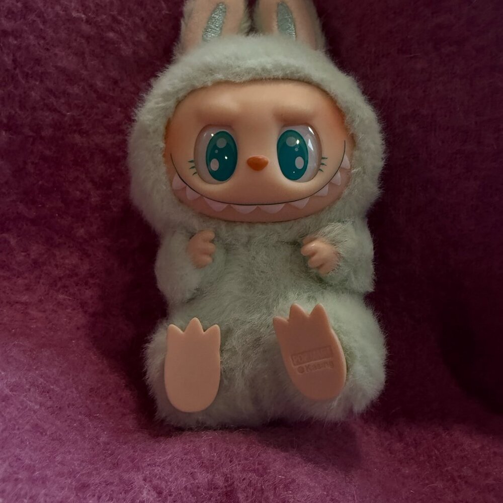 Pop Mart Labubu Ququ “Have a Seat” Series Figure, Authentic, No Box - Picture 6 of 6